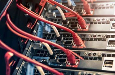 暴涨暴跌之后，“5G明星股”中际旭创的确定性与风险点